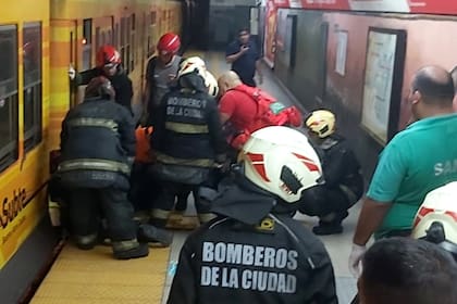 Un hombre fue atropellado por una formación de la línea B y el servicio opera de manera limitada