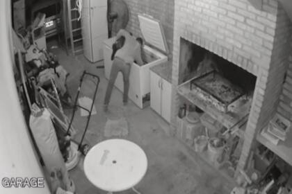 Un hombre fue contratado para asar la carne de un cumpleaños de 15, pero se emborrachó e intentó retirarse con dos costillares, ocho cervezas y algunos chorizos