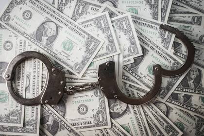 Un hombre fue sentenciado a cumplir tres años de libertad supervisada y pagar miles de dólares en restitución