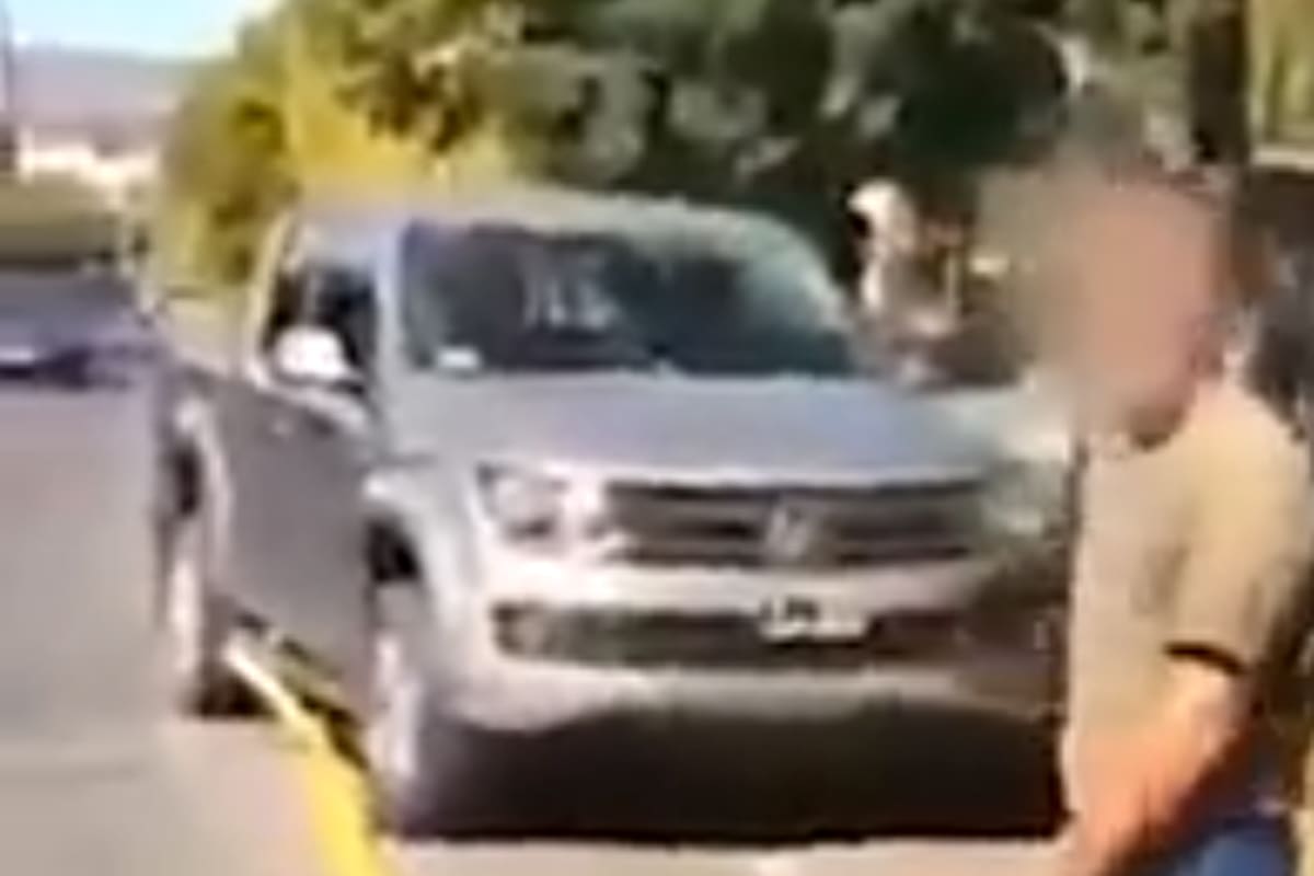 Un hombre grabó a otro por estacionarse sobre la bicisenda y fue agredido