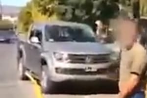 Un hombre grabó a otro por estacionarse sobre la bicisenda y fue agredido