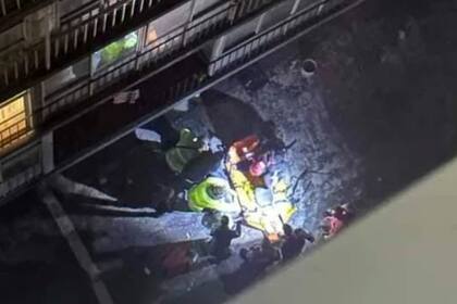 Un hombre intentó robar un departamento en la calle Güemes al 2200 en la ciudad de Mar del Plata, cayó al pulmón del edificio y fue trasladado a un hospital