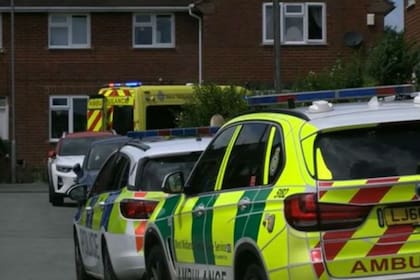 Un hombre los atacó con dos cuchillos. Fuente: BBC
