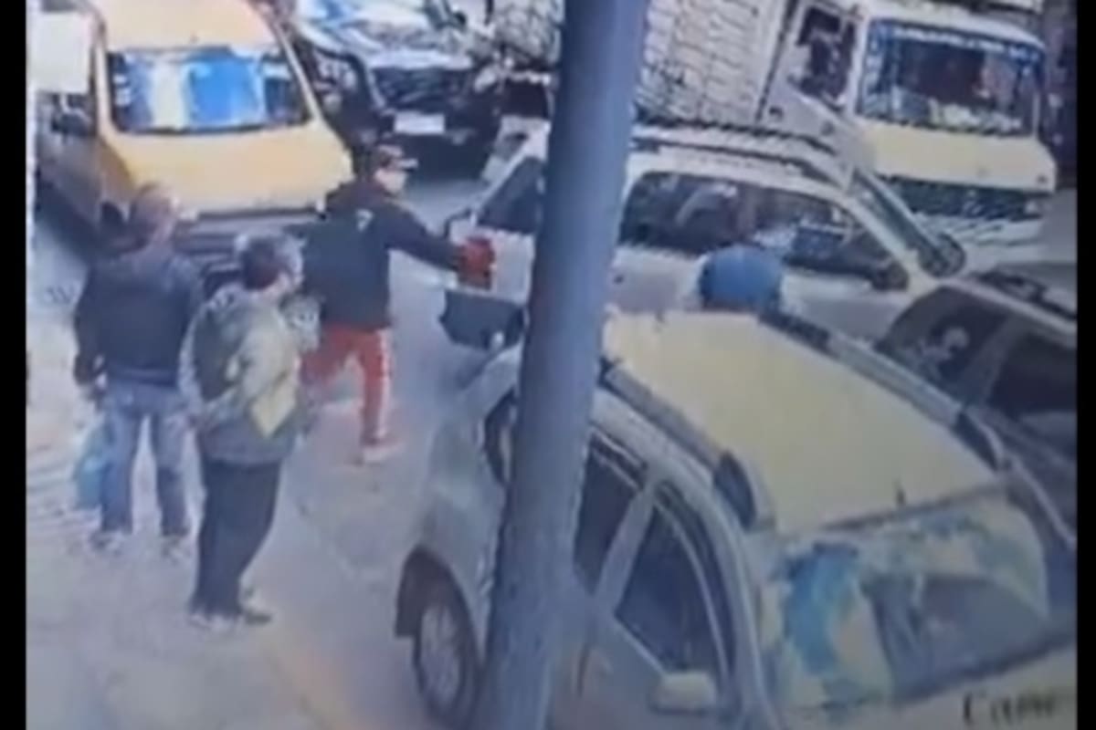 Un hombre noqueó en una discusión de tránsito