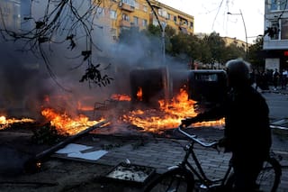 Estallan disturbios en Albania tras sumarse estudiantes a las protestas antigubernamentales