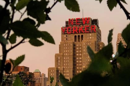 Un hombre pretendió adueñarse del Hotel New Yorker con papeles falsos