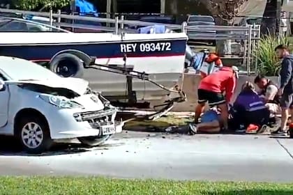 Un hombre que realizaba tareas de mantenimiento en la lancha resultó herido