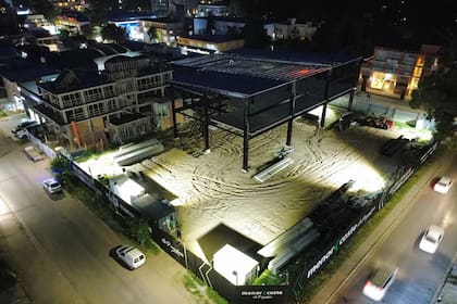 Un hombre que sería oriundo de Chacarita murió este jueves tras caer de un edificio en Pinamar