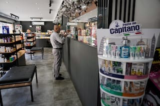 Enfrentan alza desorbitada de las medicinas por bloqueo y sanciones de EE.UU.
