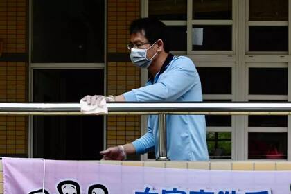 Un hombre salió durante ocho segundos y por romper la cuarentena debió pagar una exorbitante suma de dinero