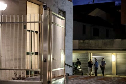 Un hombre se arrojó de un cuarto piso en Milán, cayó sobre una vecina de 83 años y la mató