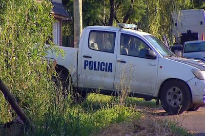 Continúa la búsqueda del principal sospechoso de haber cometido el triple crimen en Melchor Romero, La Plata.