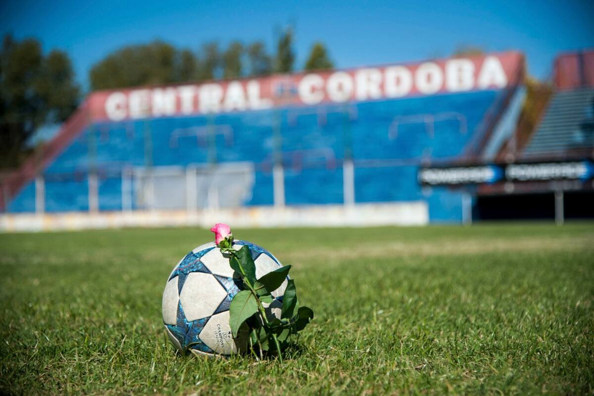 Un homenaje al ídolo, en el estadio de Central Córdoba
