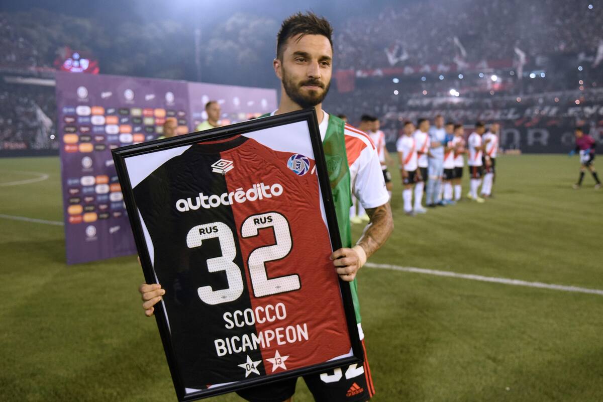 Un homenaje reciente, cuando Nacho todavía jugaba en River... y marcó un gol en Rosario