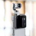 Presentaron un smartphone que tiene un brazo robot para la cámara