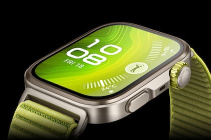 Un Huawei Watch Fit 4 Pro con cuerpo de titanio y cristal de zafiro