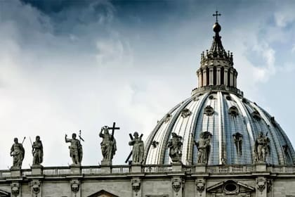 Un impactante caso investigado a fondo expone cómo los abusadores de la Iglesia católica pueden escapar de la justicia