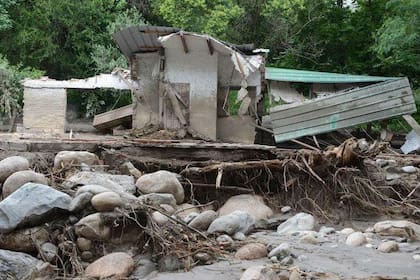 Las imágenes del imponente alud de barro y piedras gigantes que se cobró la vida de doce personas, tres de ellas pequeñas niñas de 5 y 7 años, en 2014