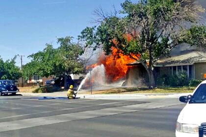 Un incendio en la localidad de Ridgecrest, California