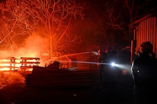 Un incendio forestal cerca de la ciudad griega de Salónica obliga a evacuar