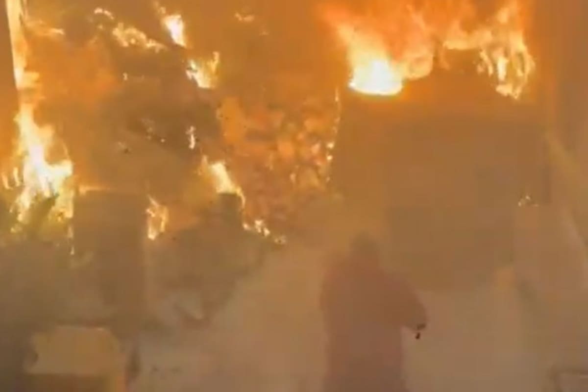 Un incendio se desató en la sede de la Facultad de Ciencias Sociales de la Universidad de Buenos Aires (UBA), ubicada en Santiago del Estero 1029