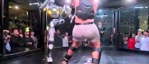Por primera vez, un hombre enfrentó a un robot en una pelea de MMA