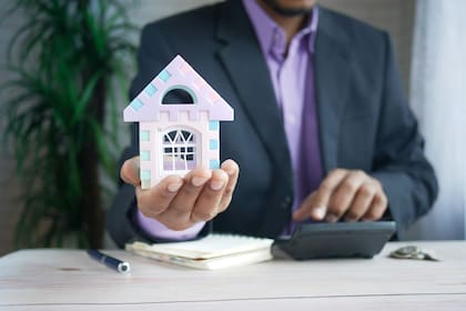 Un informe del Insurance Fairness Project señaló que, a pesar de los anuncios de rebajas, las primas de seguros en Florida aumentaron un 54% desde 2019