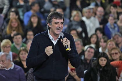 Un informe periodístico reveló que se usó el nombre de beneficiarios de planes sociales