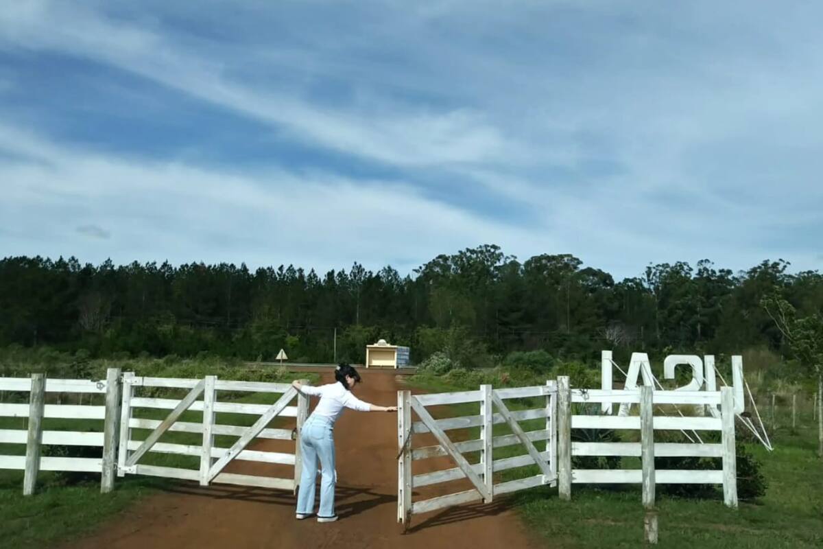 Un ingreso el Campus “San Roque González de Santa Cruz”, de la USAL en Virasoro, Corrientes