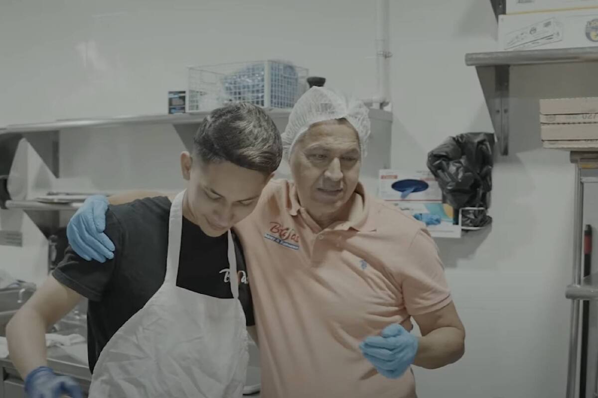 Un inmigrante colombiano creó una pequeña empresa de empanadas y hoy está asociado a un club de fútbol