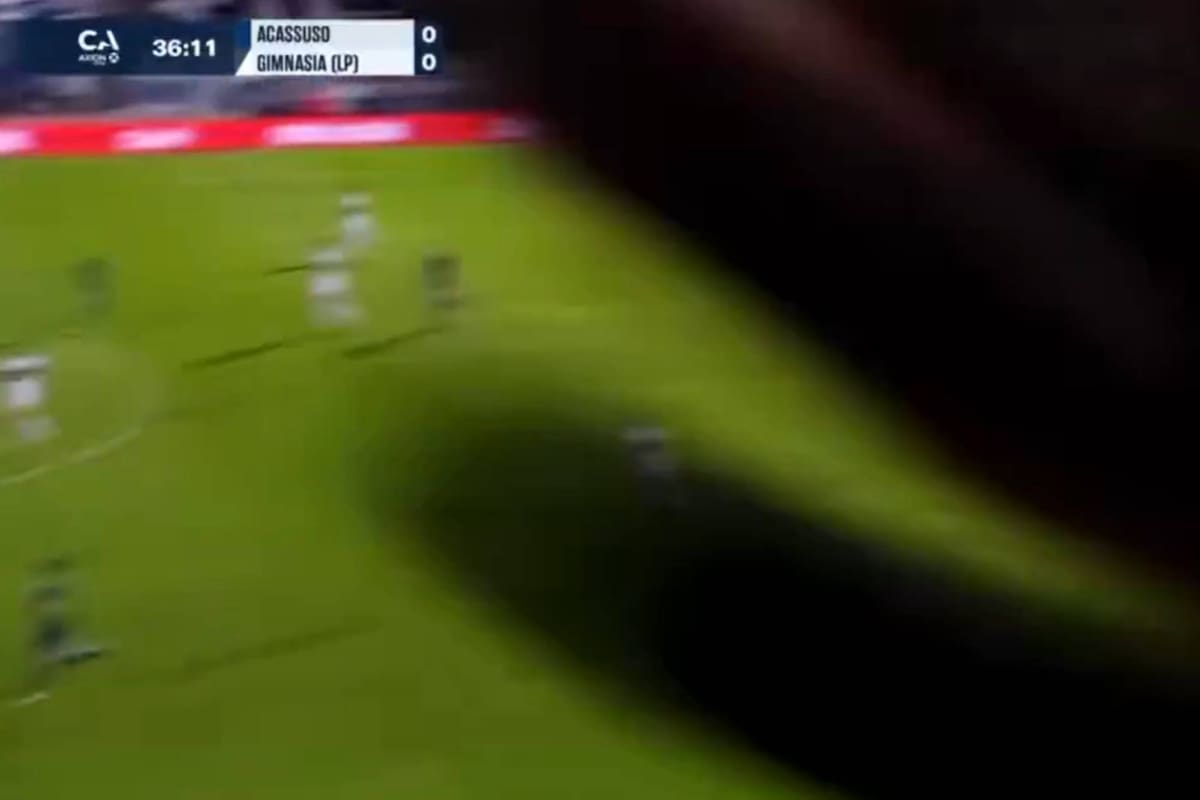 Un insólito momento se vivió durante la transmisión de un partido por la Copa Argentina.
