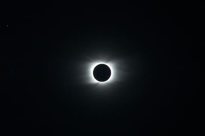 Un instante único: cuando la luna ocultó al sol. Volverá a repetirse en 2048.
