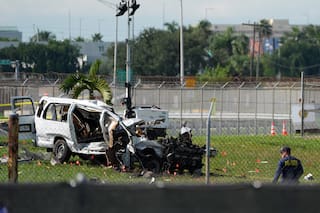 Cinco muertos en choque de avión de carga en Miami iban en una furgoneta de limpieza: autoridades