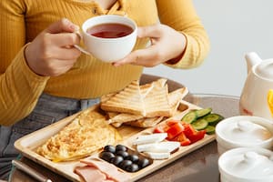 Un investigador estadounidense sostiene que la primera comida del día tiene un papel central en el funcionamiento metabólico, el estado general de salud y la expectativa de vida