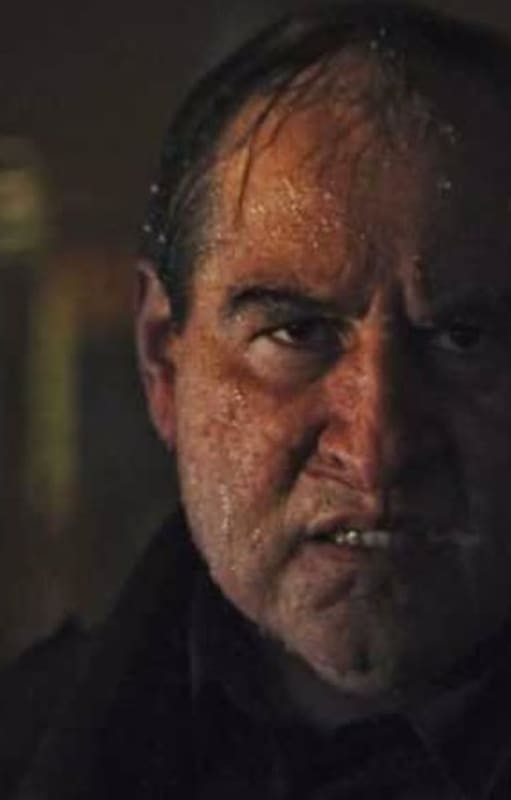 Un irreconocible Colin Farrell en la piel de Oswald Cobblepot, o El Pingüino, en la última Batman