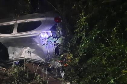 Un joven de 18 años chocó y murió en La Plata.