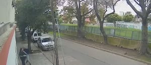 Un joven de 21 años golpeó a una mujer en plena calle en Villa Lugano, huyó y terminó detenido