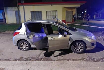 El vehículo en el que circulaba Ezequiel Mansilla cuando fue baleado