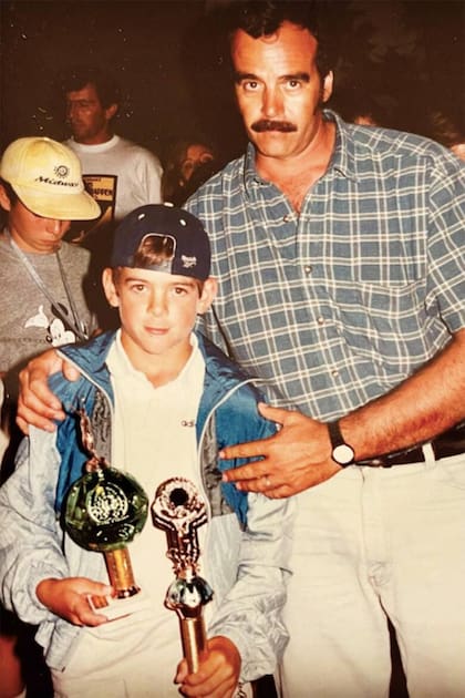 Un joven Juan Martín del Potro junto a su padre, hoy fallecido