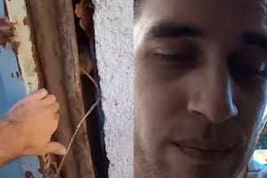 Un joven, oriundo de Córdoba, compró una casa y encontró una puerta secreta que lo llevó a una habitación en la que encontró algo que nunca esperó
