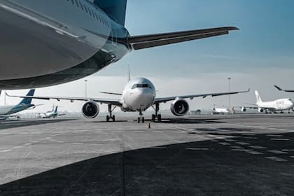 Un joven reveló la "comunicación" interna durante un vuelo (Foto Pexels)