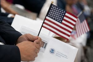 Noticias del Uscis: confirman registro de votantes migrantes recién nacionalizados para las elecciones 2026