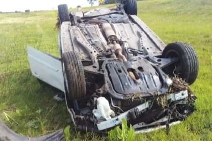 Un jugador de Aldosivi tuvo un accidente en ruta 2: su auto volcó y sufrió heridas leves.