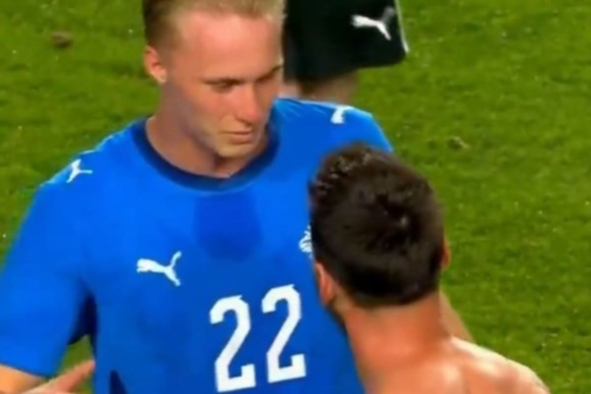 Un jugador de Islandia fue a saludar a Messi y le contó que es hijo de un fubolista con el que jugó en Barcelona