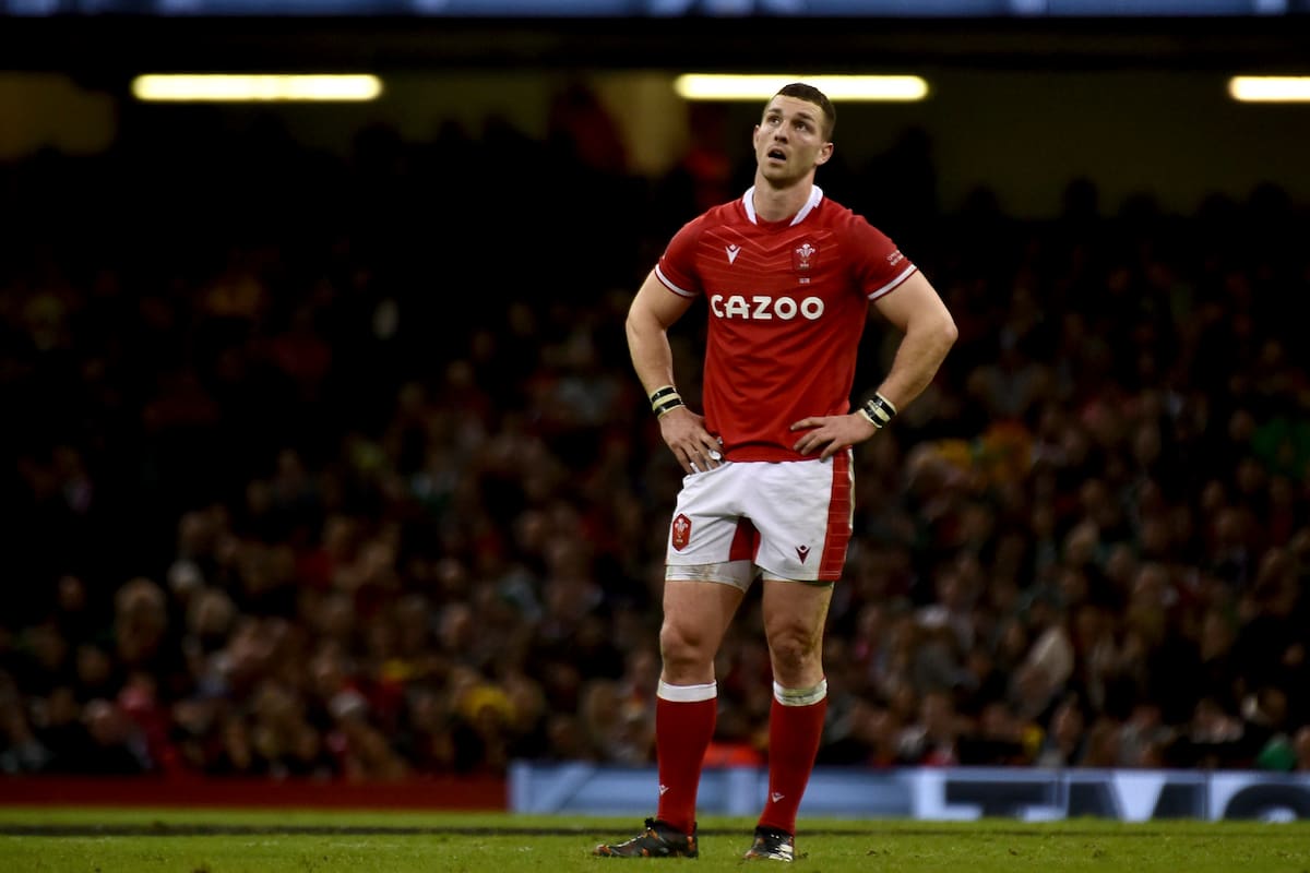 Un jugador galés, decepcionado luego de la derrota ante Irlanda. El Dragón Rojo puede declararse en huelga