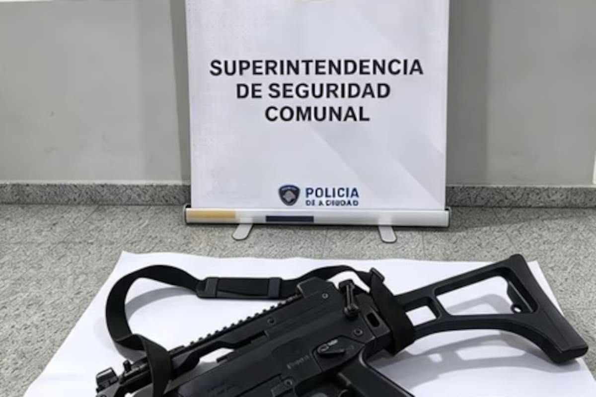 Un ladrón amenazaba a las víctimas con una réplica de un subfusil H&K