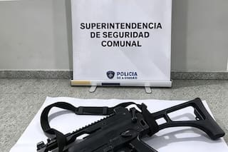 Pese a sumar condenas y procesamientos, fue atrapado en pleno raid de robos con la réplica de una ametralladora