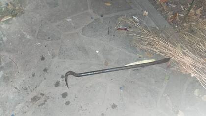 Un ladrón entró a su casa, lo atacó y él lo mató de un disparo.