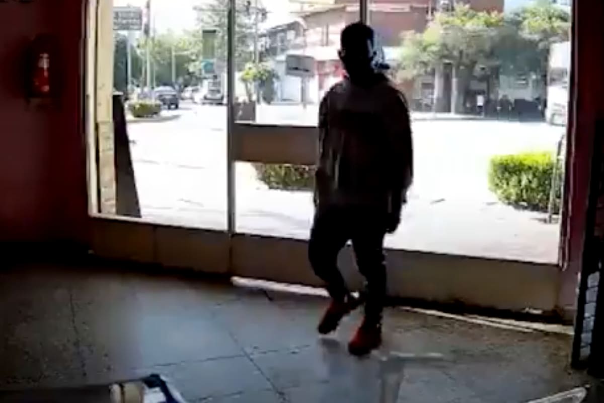 Un ladrón robo una panadería y abusó de la empleada