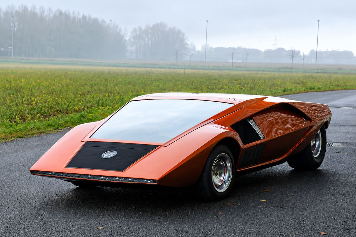Un Lancia Stratos Zero similar al que apareció en el videoclip de Michael Jackson